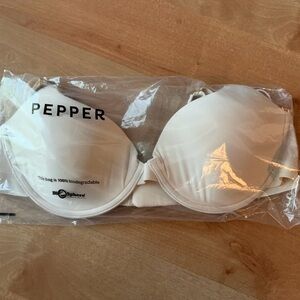 Pepper Ultimate Contour T Shirt Bra Womens 38B Beige Underwire Demi Cup